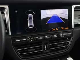 Porsche Macan (2020) thumbnail 16