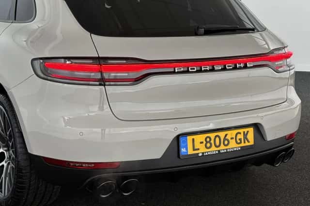 Porsche Macan (2020) thumbnail 23