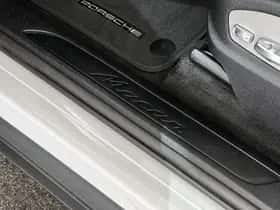 Porsche Macan (2020) thumbnail 26