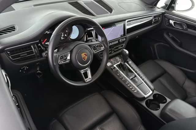 Porsche Macan (2020) thumbnail 5