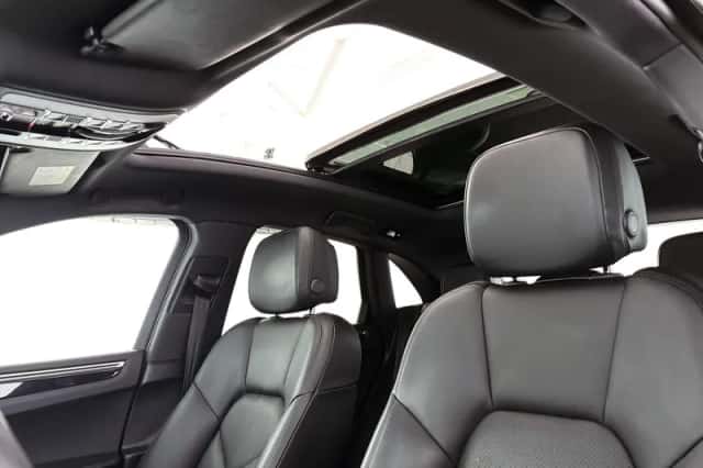 Porsche Macan (2020) thumbnail 8