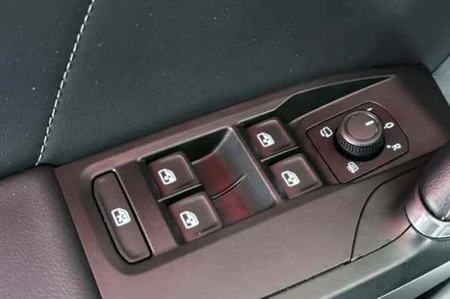 CUPRA Leon Sportstourer (2023) thumbnail 32