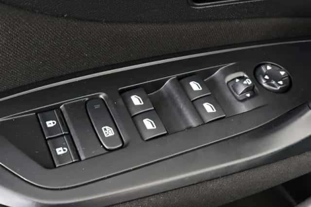 Peugeot 308 (2024) thumbnail 25