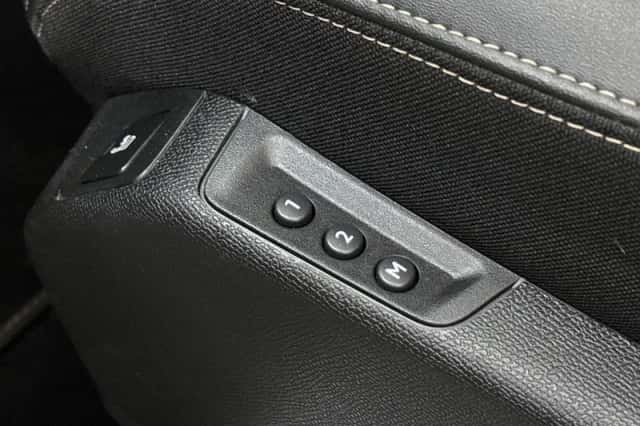 Peugeot 3008 (2021) thumbnail 21