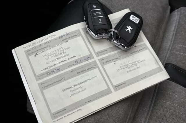 Peugeot 3008 (2021) thumbnail 32