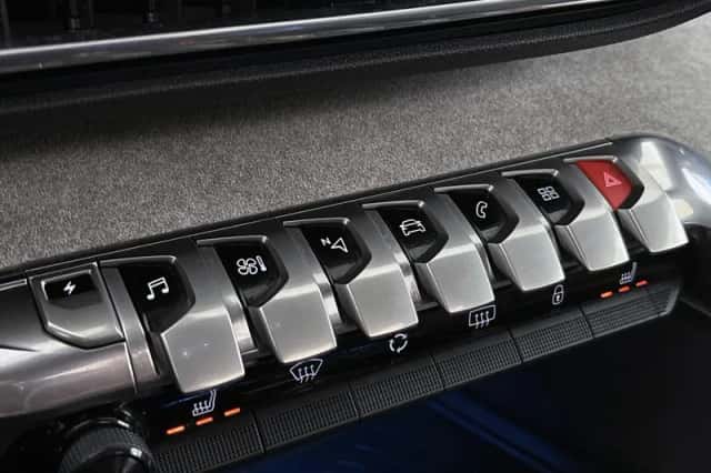Peugeot 3008 (2021) thumbnail 39