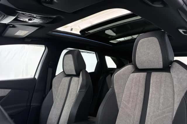 Peugeot 3008 (2021) thumbnail 8
