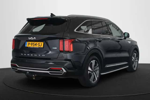 Kia Sorento (2022) thumbnail 3
