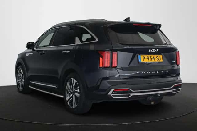 Kia Sorento (2022) thumbnail 4