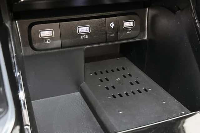 Kia Sorento (2022) thumbnail 49