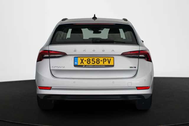 Škoda Octavia (2024) thumbnail 15