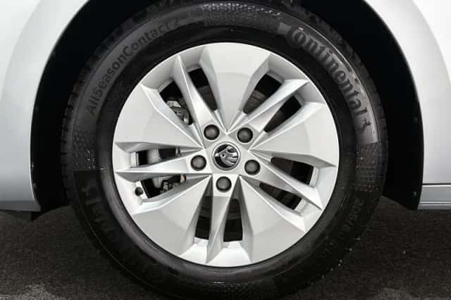Škoda Octavia (2024) thumbnail 22