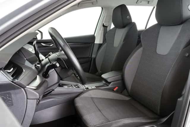 Škoda Octavia (2024) thumbnail 6