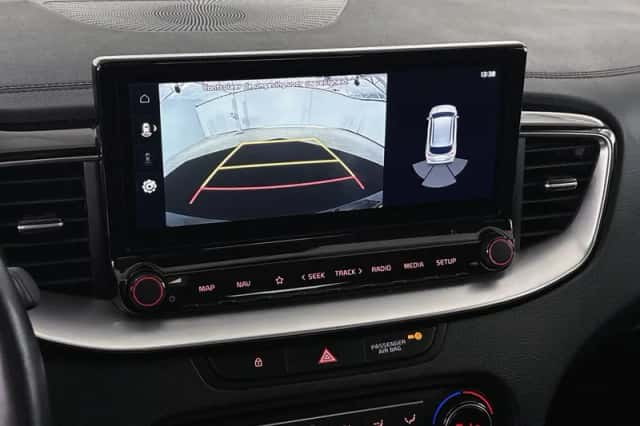 Kia Ceed (2022) thumbnail 15