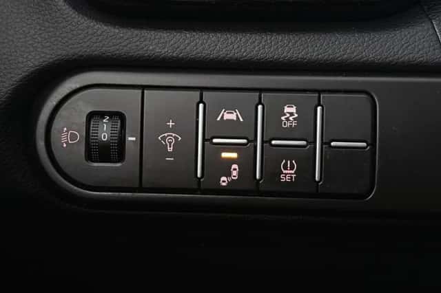 Kia Ceed (2022) thumbnail 24