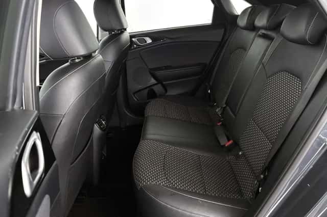 Kia Ceed (2022) thumbnail 8