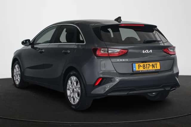 Kia Ceed (2022) thumbnail 4