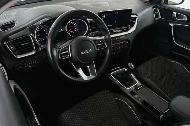 Kia Ceed (2022) thumbnail 5