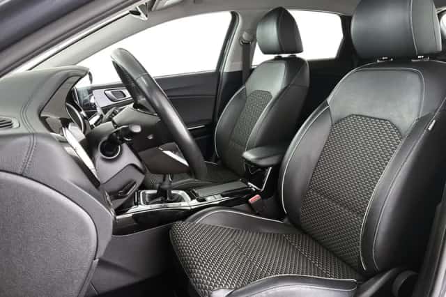 Kia Ceed (2022) thumbnail 6