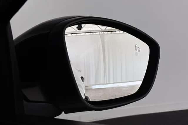 Opel Mokka-e (2023) thumbnail 25