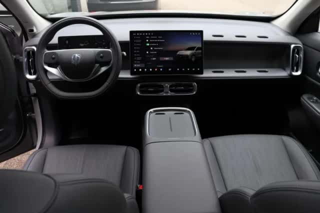Leapmotor B10 (2026) thumbnail 5