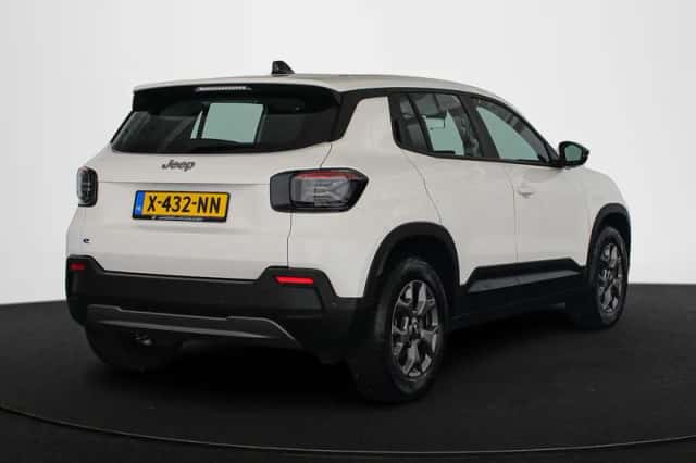 Jeep Avenger (2024) thumbnail 3