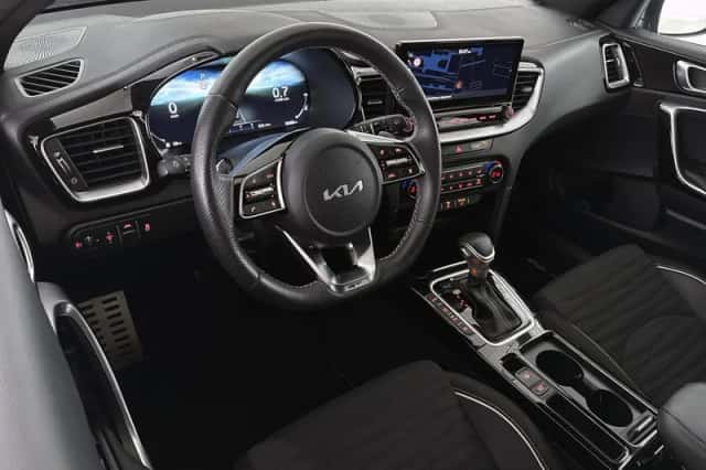 Kia Proceed (2024) thumbnail 5