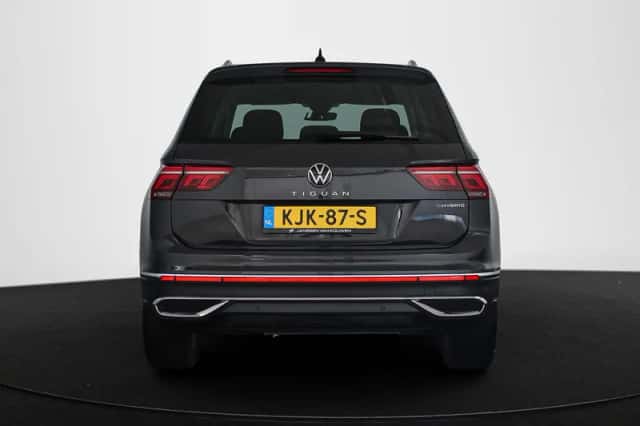Volkswagen Tiguan (2022) thumbnail 16