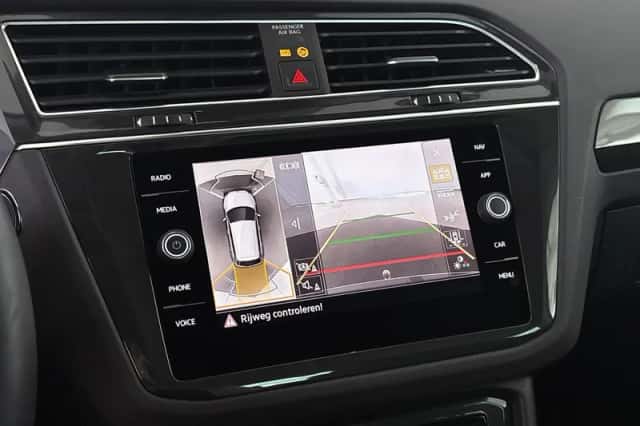 Volkswagen Tiguan (2022) thumbnail 17