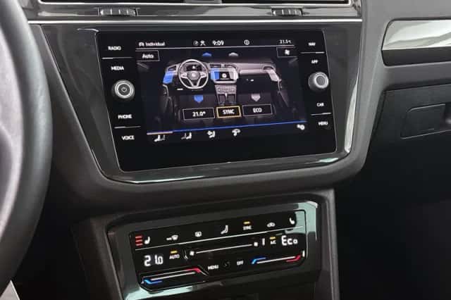 Volkswagen Tiguan (2022) thumbnail 23