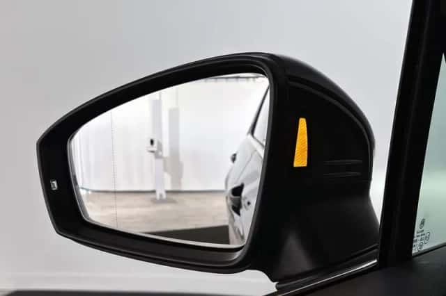 Volkswagen Tiguan (2022) thumbnail 25