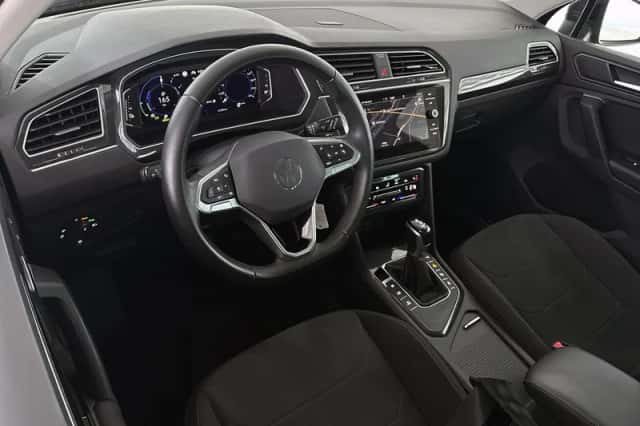 Volkswagen Tiguan (2022) thumbnail 5