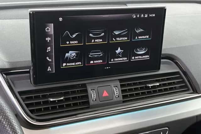 Audi Q5 (2023) thumbnail 14