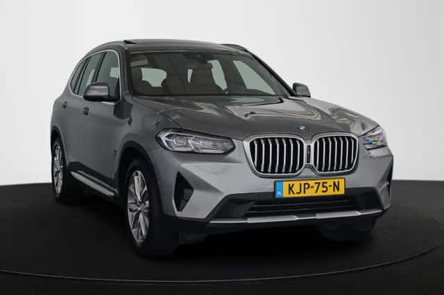 BMW X3 (2022) thumbnail 2