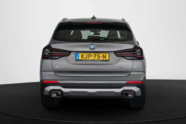 BMW X3 (2022) thumbnail 16