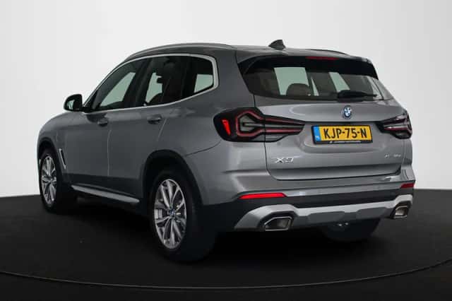 BMW X3 (2022) thumbnail 4