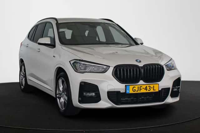 BMW X1 (2022) thumbnail 2