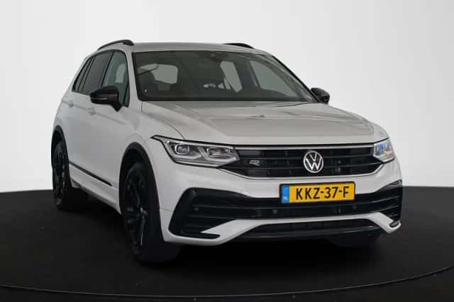 Volkswagen Tiguan (2021) thumbnail 2