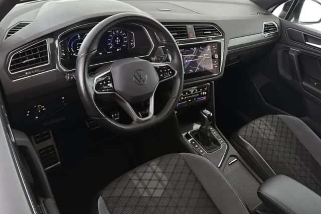 Volkswagen Tiguan (2021) thumbnail 5