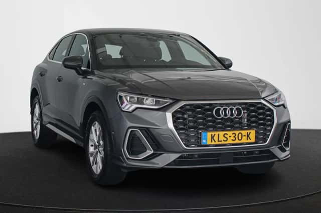 Audi Q3 (2022) thumbnail 2