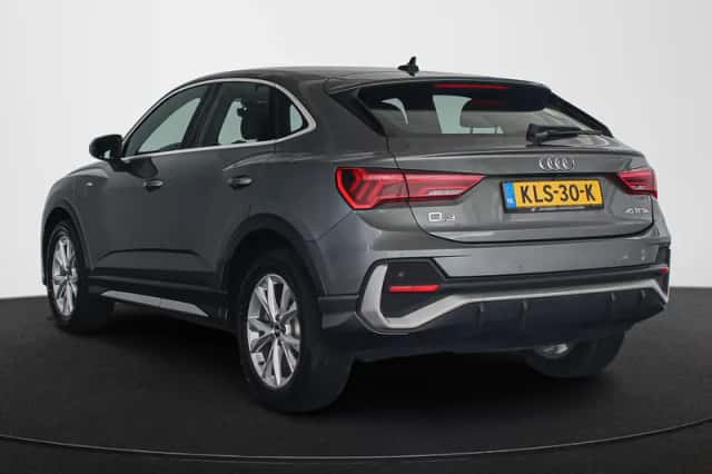 Audi Q3 (2022) thumbnail 4