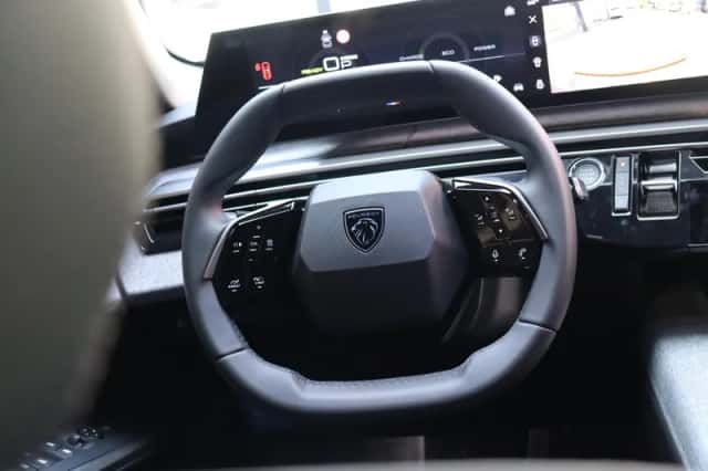 Peugeot 3008 (2025) thumbnail 6
