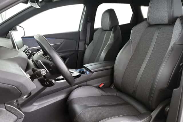 Peugeot 3008 (2020) thumbnail 6