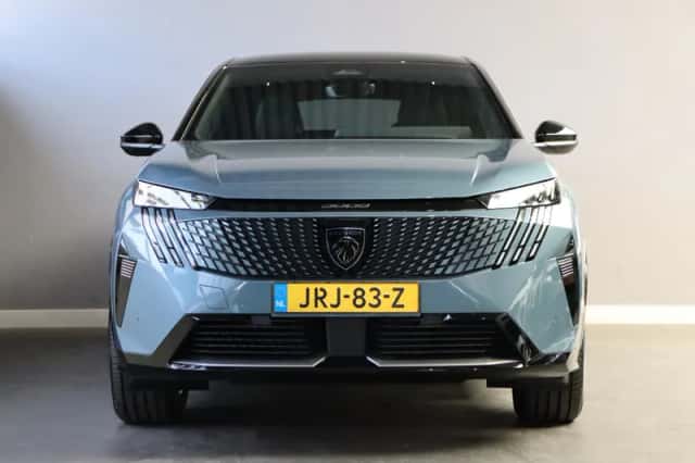 Peugeot e-3008 (2025) thumbnail 2
