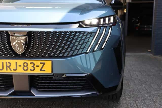 Peugeot e-3008 (2025) thumbnail 6