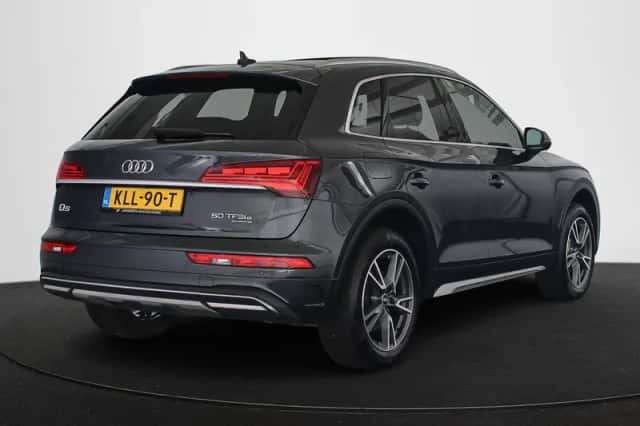 Audi Q5 (2022) thumbnail 3