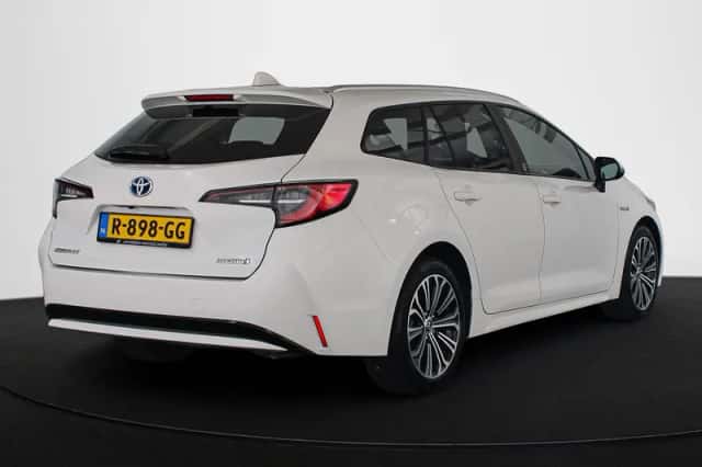 Toyota Corolla (2021) thumbnail 3