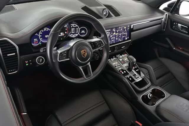 Porsche Cayenne (2022) thumbnail 5