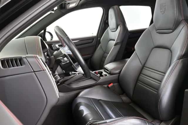 Porsche Cayenne (2022) thumbnail 6