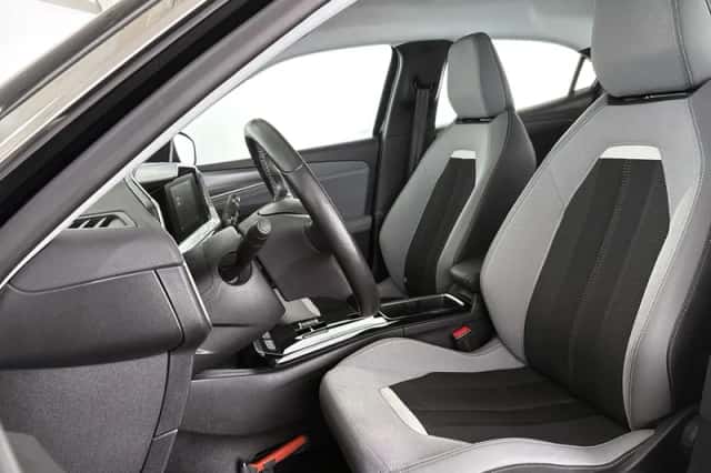 Opel Mokka-e (2023) thumbnail 6